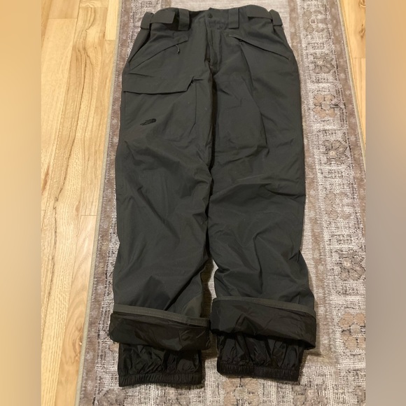 The North Face Mens insulated ski pants - Picture 2 of 9